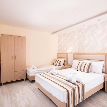 Star Bay Luxury Aparthotel Limenaria  Rum bild